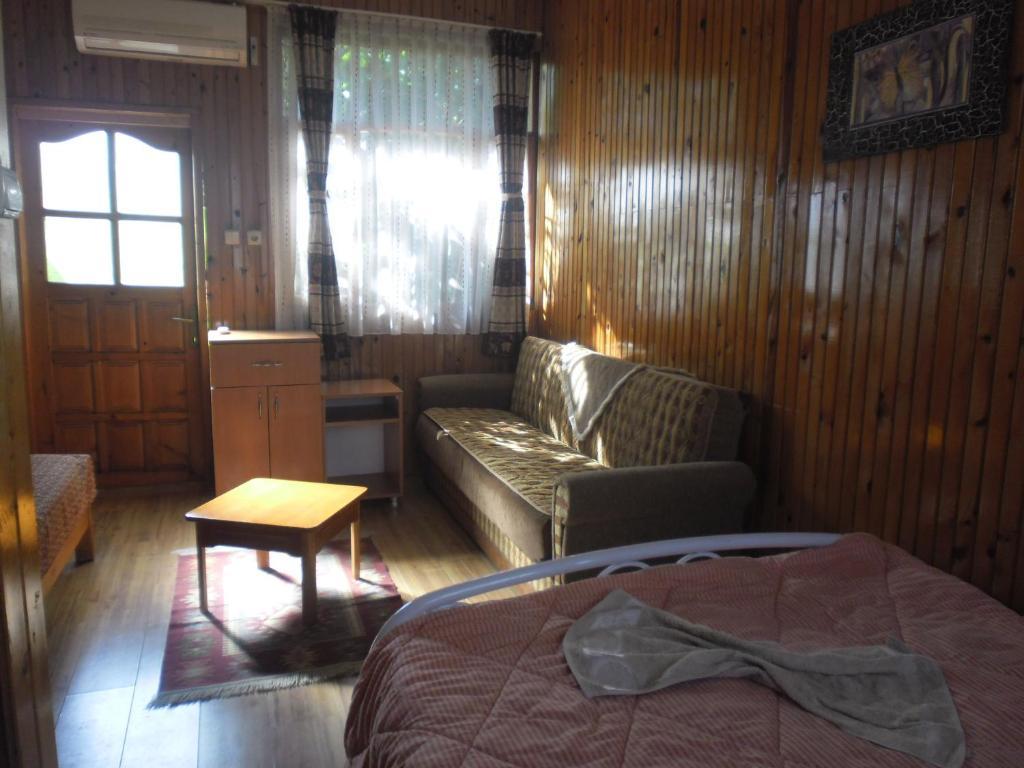 Lazer Pension Antalya Bilik gambar