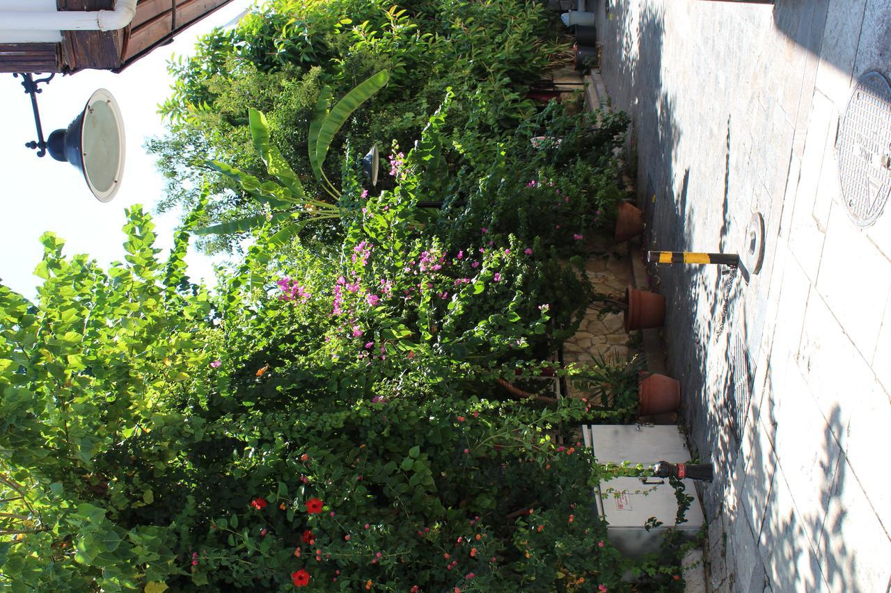 Lazer Pension Antalya Bilik gambar